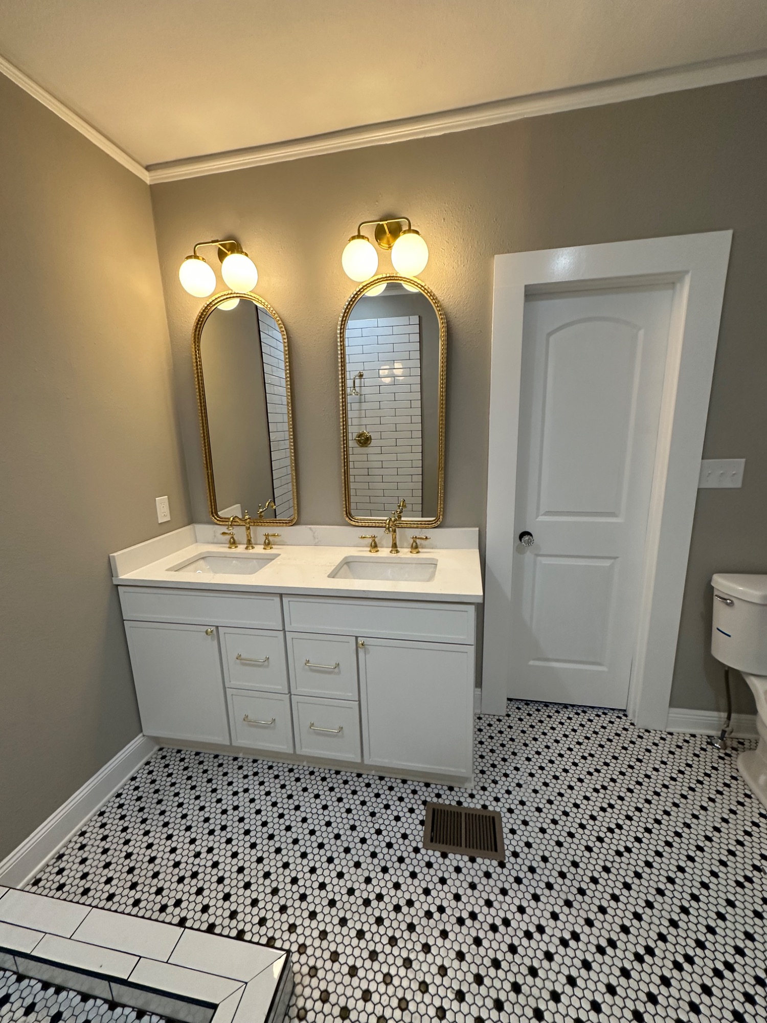 Dream | Mid-Town Historic Renovation - 15